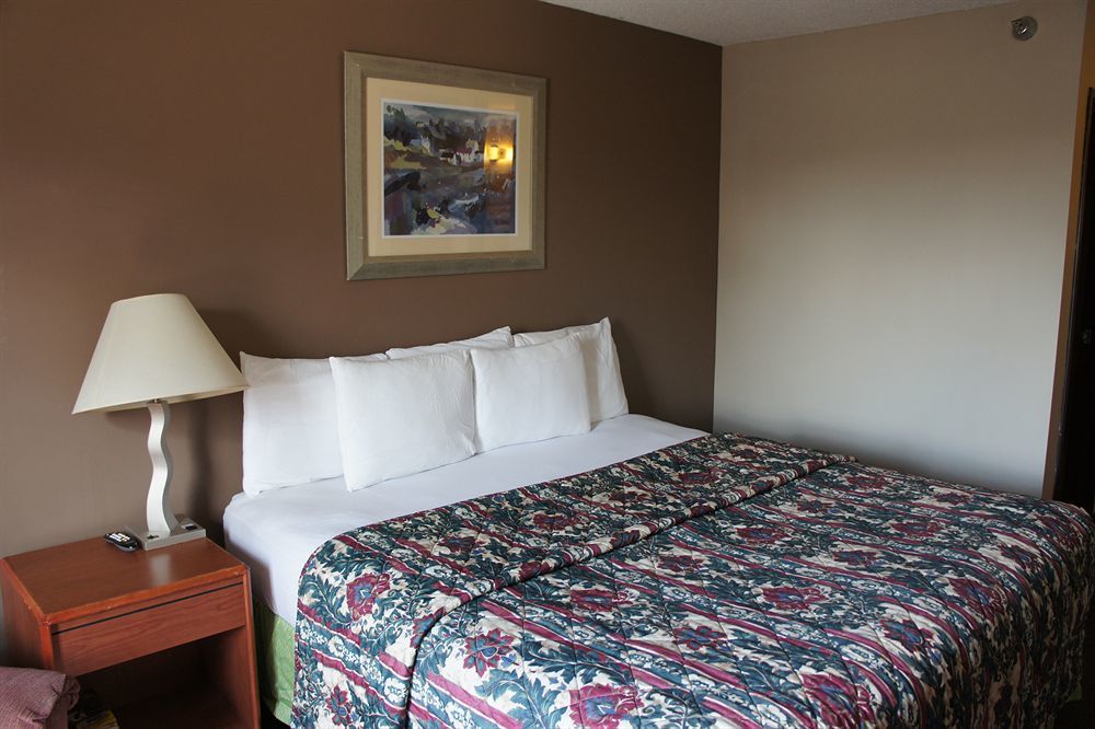 Coratel Inn And Suites Maple Grove Εξωτερικό φωτογραφία
