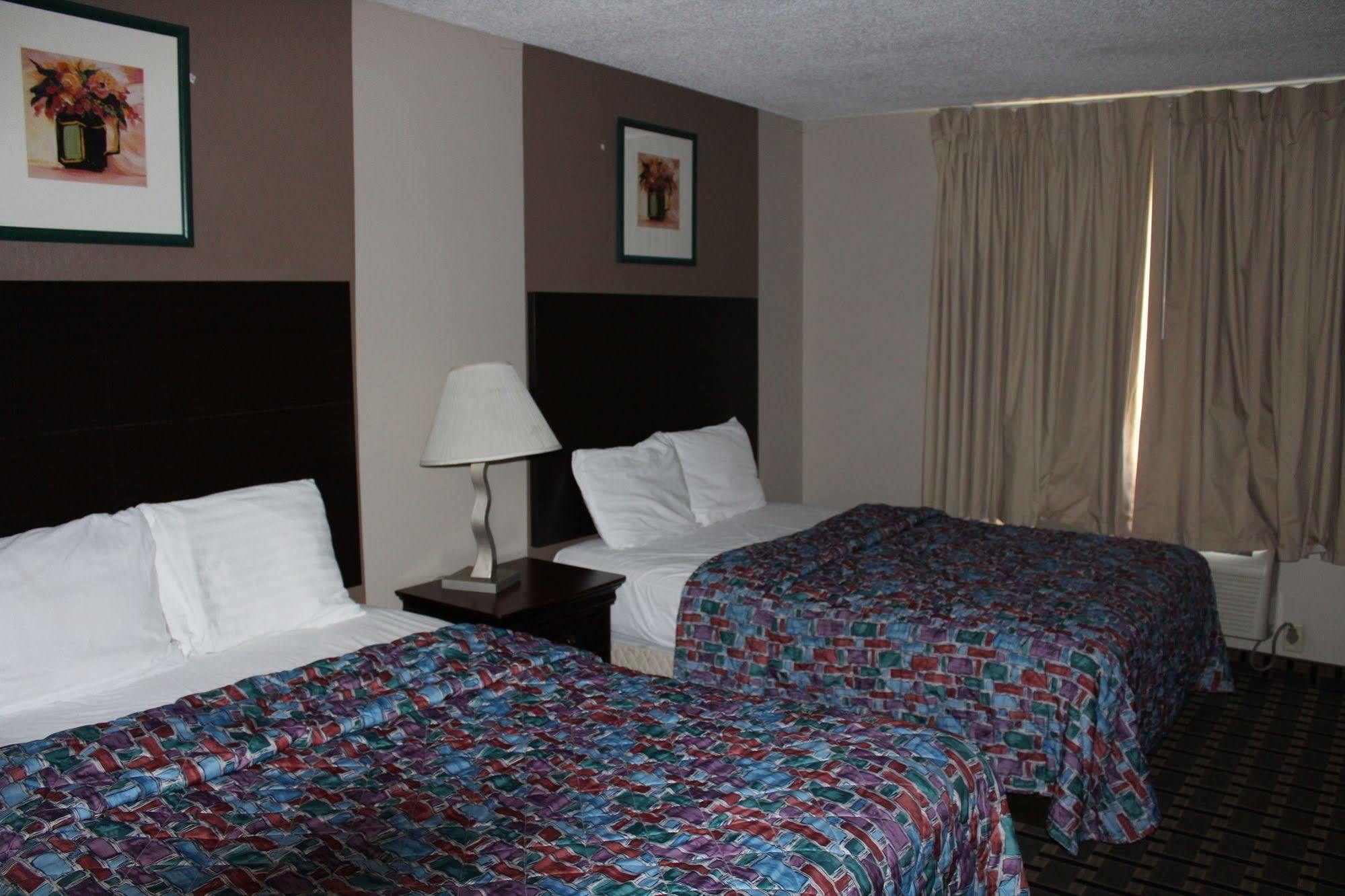 Coratel Inn And Suites Maple Grove Εξωτερικό φωτογραφία