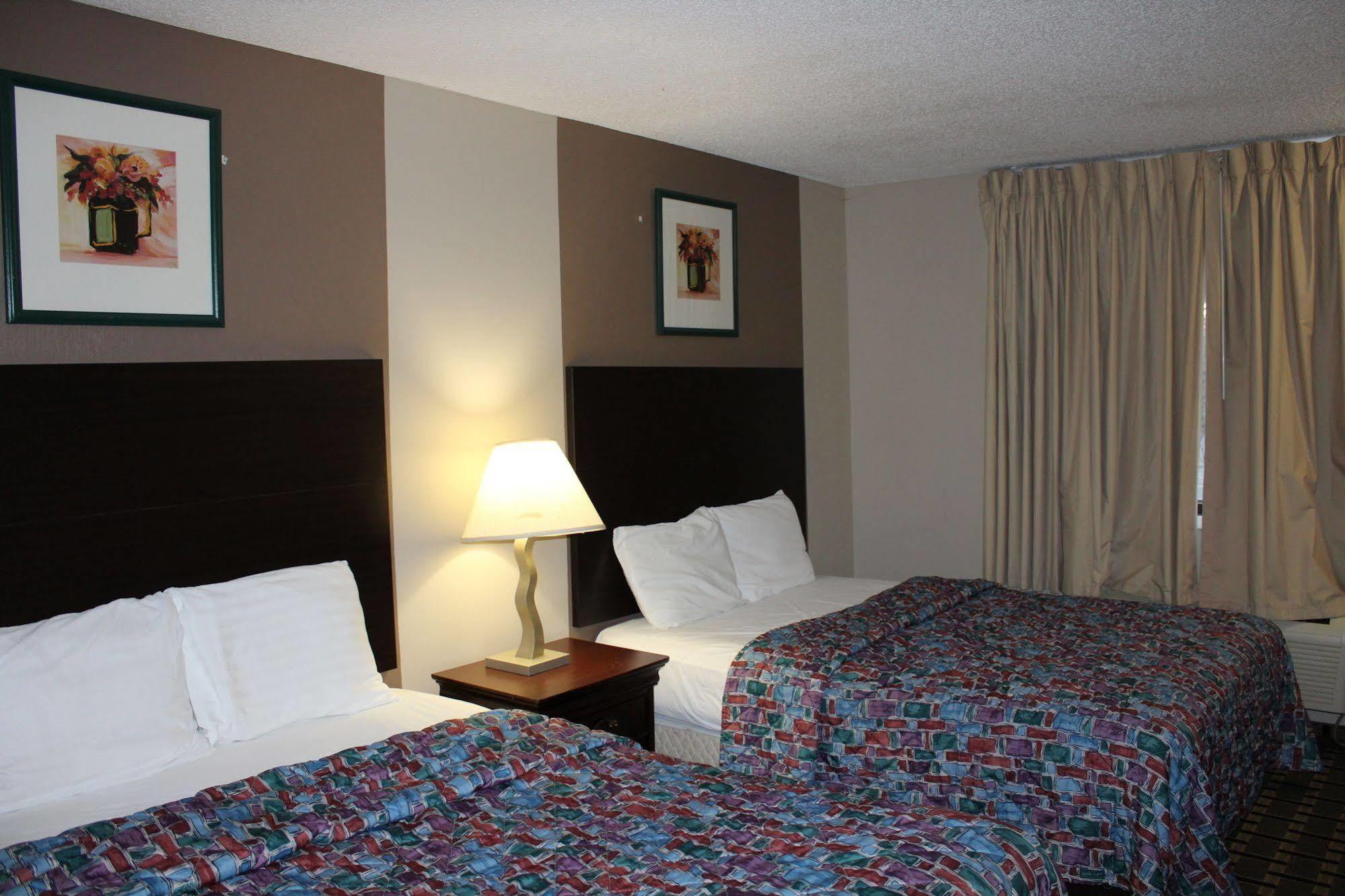 Coratel Inn And Suites Maple Grove Εξωτερικό φωτογραφία